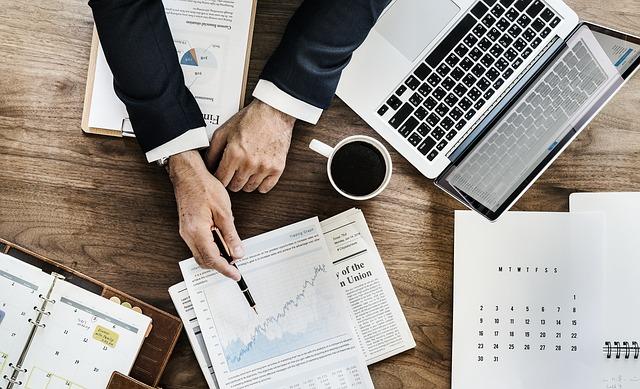 Traditional vs. Digital Marketing: Which Is Best for Your Business?